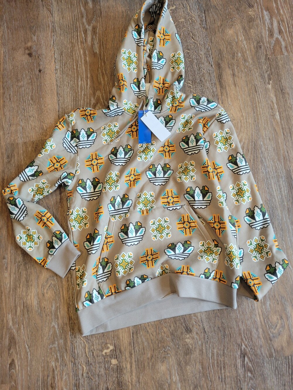 NWT Mens (M) Adidas TriFoil Hoodie Sweatshirt With Pockets